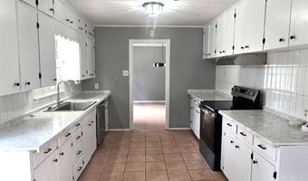 624 Navajoe Rd, Altus, OK 73521