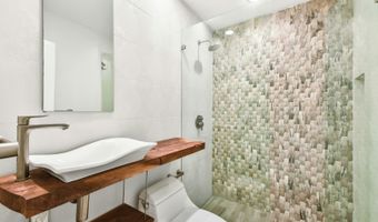 265 E OAKVIEW Pl, Alamo Heights, TX 78209