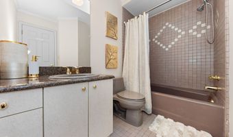 2086 Valleyview Dr, Ann Arbor, MI 48105