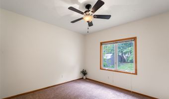 403 4th St NW, Altoona, IA 50009