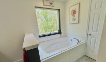 2292 Bismark Rd, Blakeslee, PA 18610
