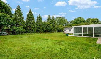 100 CARROLL Dr, Annapolis, MD 21403
