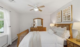 401 Gondola Ave, Jamestown, RI 02835