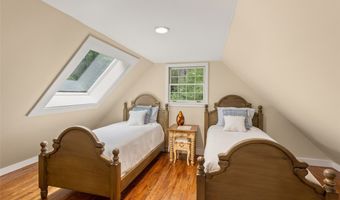240 Upper Ridge Rd, Glenville, NC 28736