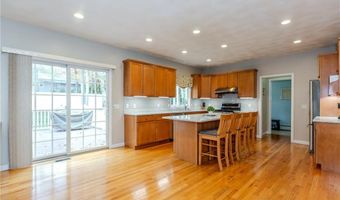 11 Raven Cir, Cranston, RI 02921