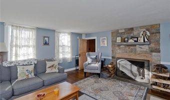 175 Huntinghouse Rd, Glocester, RI 02857