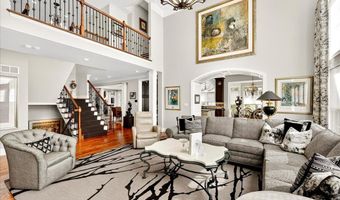 295 Meadowbrook Country Club Est, Ballwin, MO 63011