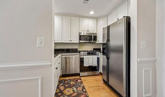 1320 N WAYNE St N 405, Arlington, VA 22201