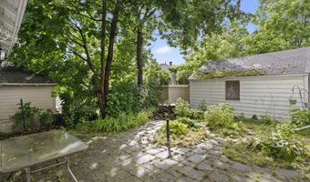 16 Lincoln Ave, Amsterdam, NY 12010