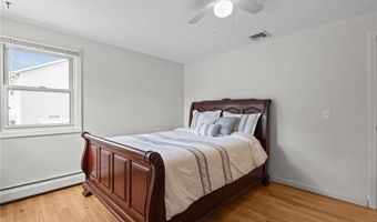 2 Dogwood Dr, Cranston, RI 02921
