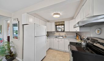16 Driscoll Rd, Branford, CT 06405
