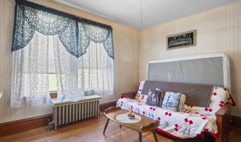 31 Monroe St, Augusta, ME 04330