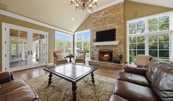 23855 W Sarah Ct, Antioch, IL 60002