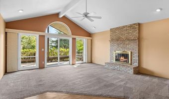 912 Cypress Point Loop, Ashland, OR 97520
