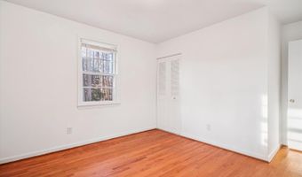 8928 CHELTONHAM Pl, Annandale, VA 22003