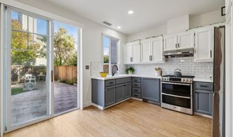 12 Britt Ct, Alameda, CA 94502