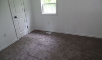 19 S Lester St, Bloomfield, IN 47424