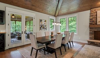 3867 Hawk Crest Rd, Ann Arbor, MI 48103