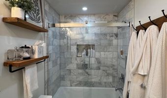 2120 S LOWELL St, Arlington, VA 22204