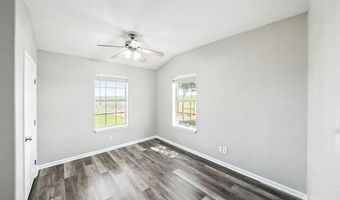 9404 Crow Ln, Adkins, TX 78101