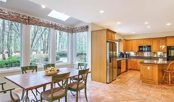 60 Pheasant Dr, East Greenwich, RI 02818