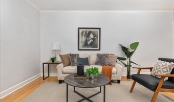 1021 S BARTON St 120, Arlington, VA 22204