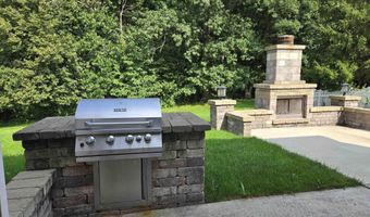 2312 Northgate Blvd, Auburn, IN 46706