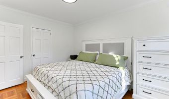 1113 N PITT St #1A, Alexandria, VA 22314