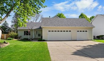 900 Windrow Dr, Little Canada, MN 55109