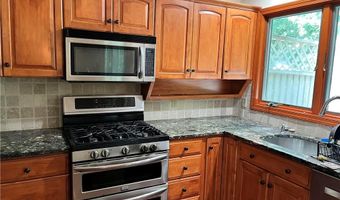 27 Venturi Grn B, North Providence, RI 02904