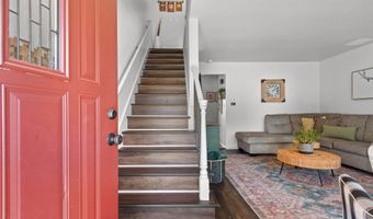 800 N HAWTHORNE Dr, Appleton, WI 54915