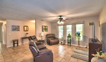 902 CRESTVIEW Dr, Auburndale, FL 33823