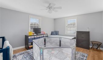 4 Halsey Ave, Middletown, RI 02842