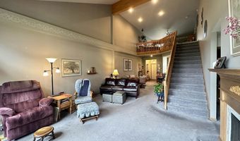 203 Emerald Meadows Dr, Arnolds Park, IA 51331