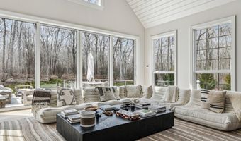 39 Timber Trl, Amagansett, NY 11930