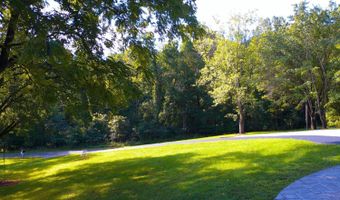 292 Briarwood Dr, Amherst, VA 24521