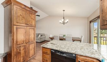 205 S Sunshine Ave, Brandon, SD 57005