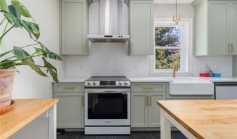 163 Bluff Ave, Cranston, RI 02905