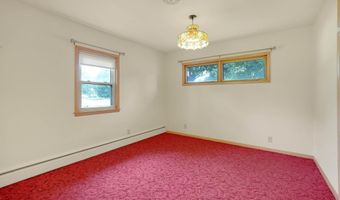 607 Parriott St, Aplington, IA 50604