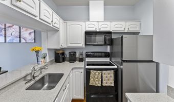 301 S REYNOLDS St 202, Alexandria, VA 22304