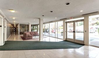 4520 KING St 706, Alexandria, VA 22302