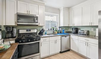 105 EVERGREEN St, Bayonne, NJ 07002