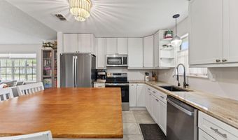 1093 HIBISCUS St, Atlantic Beach, FL 32233