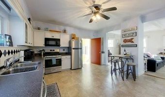 36 Dixon St, Newport, RI 02840