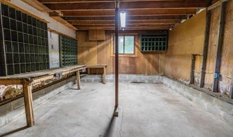 77 Knowles Rd, Belgrade, ME 04917