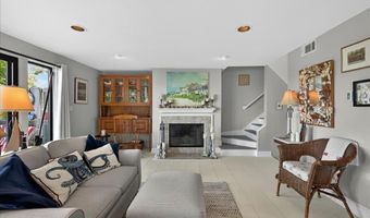 23 Harbour Vlg A, Branford, CT 06405