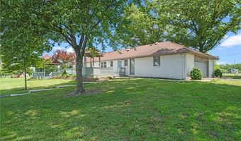 22617 155th St, Basehor, KS 66007