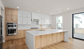 41692 OAK BEND Ct, Aldie, VA 20105