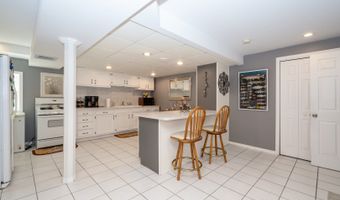 541 N 4th Ave, Addison, IL 60101