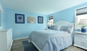207 Bellevue Ct, Narragansett, RI 02882